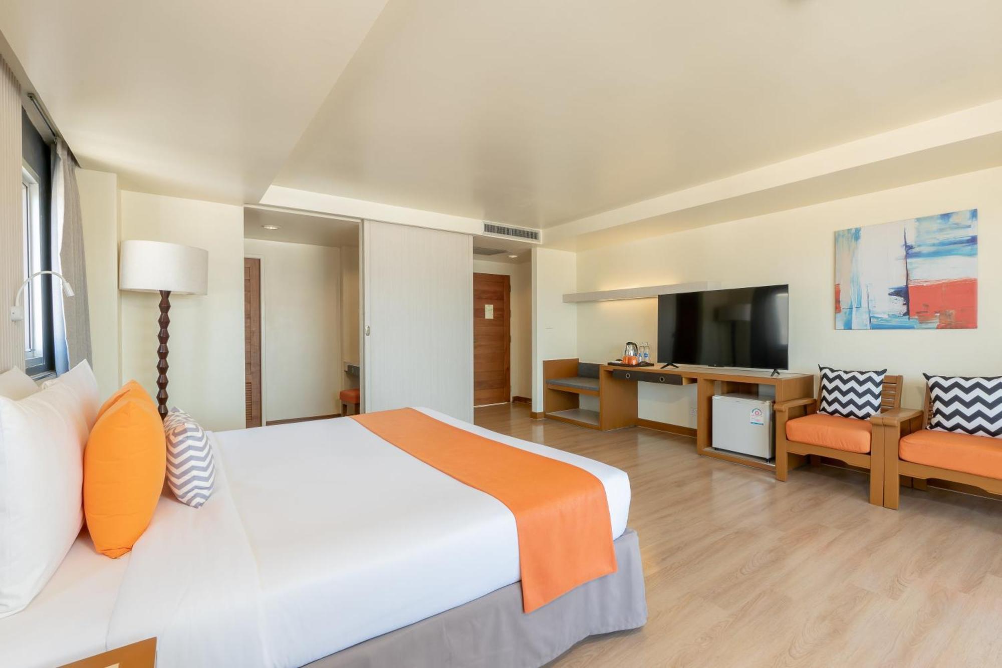 Sunshine Hotel & Residences Pattaya Exterior photo
