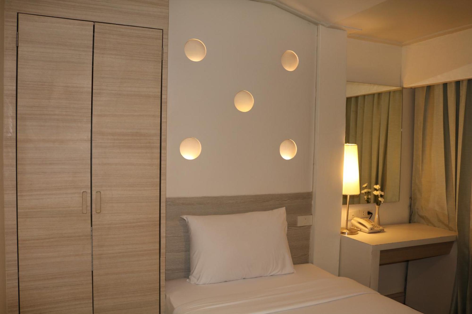 Sunshine Hotel & Residences Pattaya Exterior photo