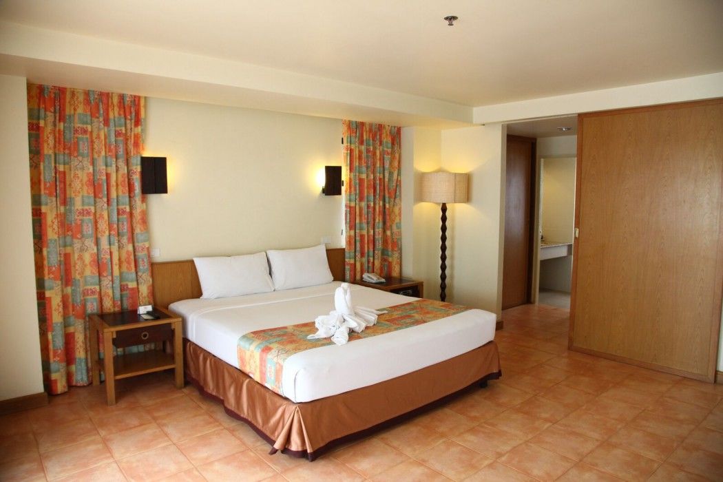 Sunshine Hotel & Residences Pattaya Exterior photo